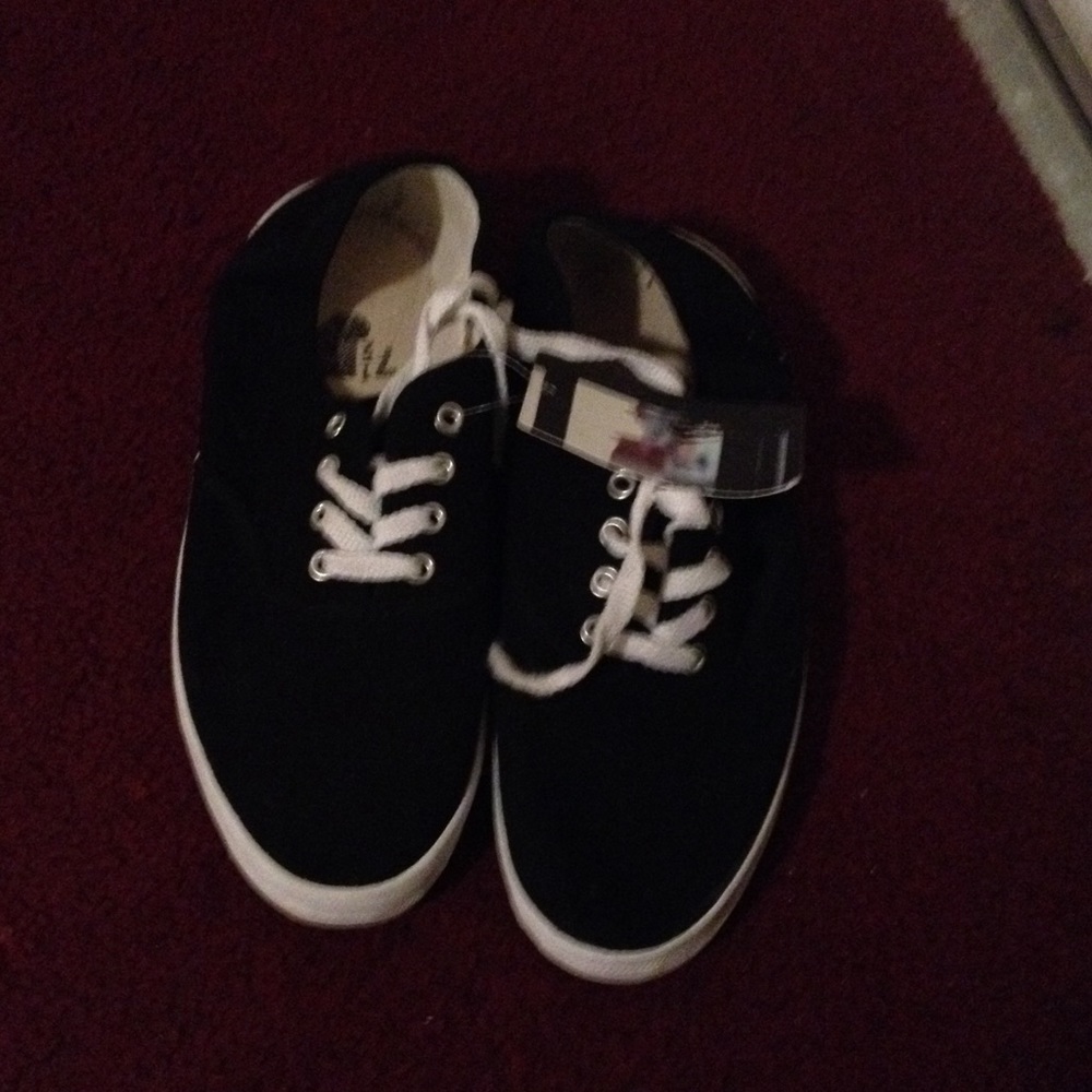 Black canvas plimsolls