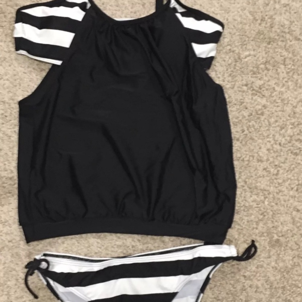 Women's tanking black and white 2xl