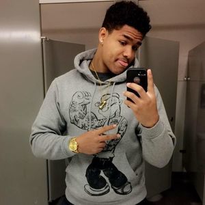 Meet your Posher, Joshua