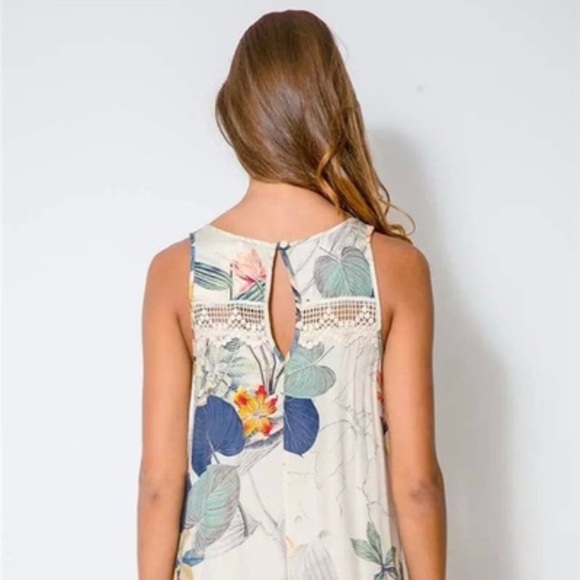 🎉HP🎉one left!! Stunning floral dress-crochet hem - Picture 6 of 8