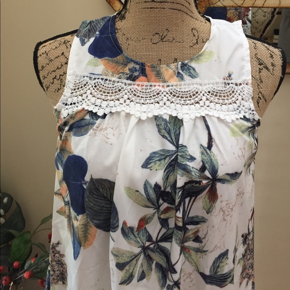 🎉HP🎉one left!! Stunning floral dress-crochet hem - Picture 3 of 8