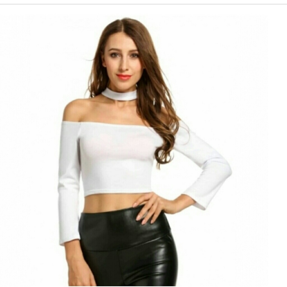 Choker crop top