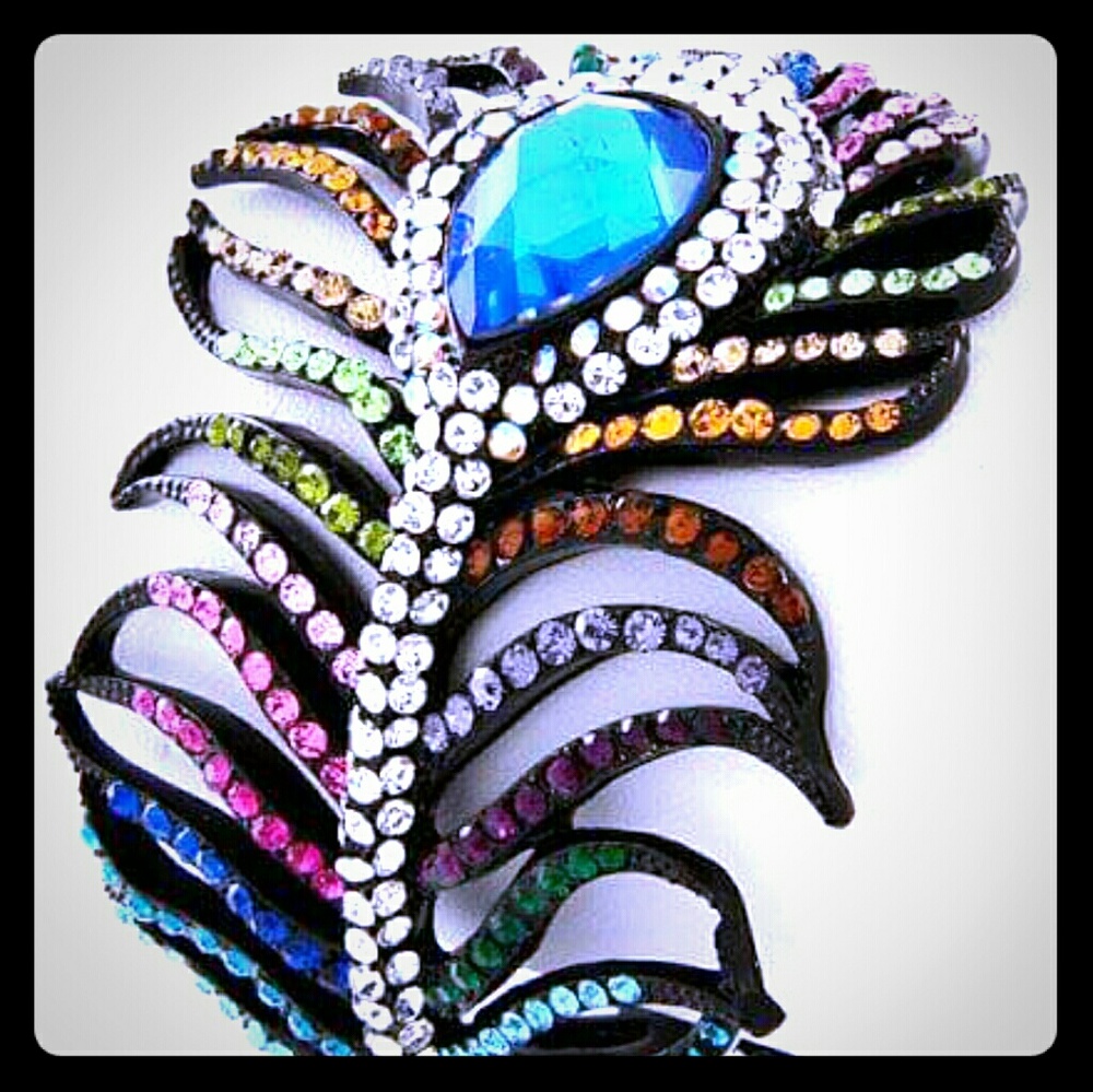 NEW Handcrafted Swarovski Peacock Bracelet