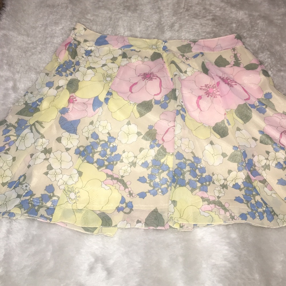 Mini skirt by Bisou Bisou - Picture 3 of 3
