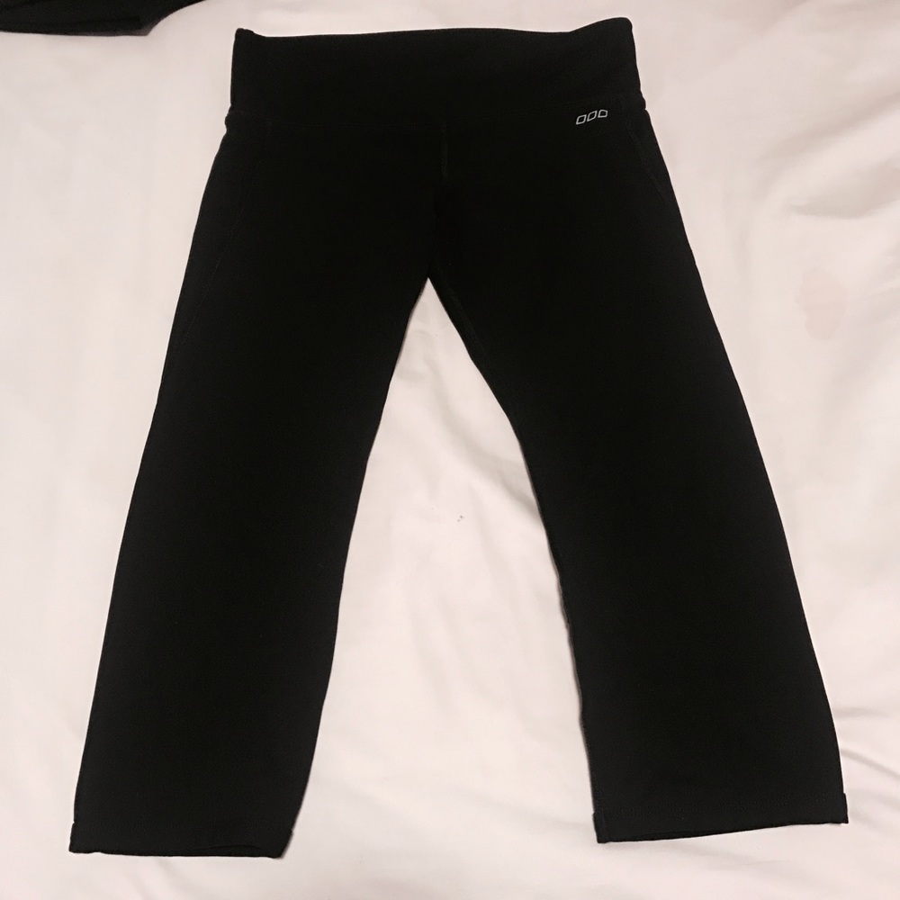 ❌SOLD❌ Lorna Jane Mesh Crops - Picture 1 of 4
