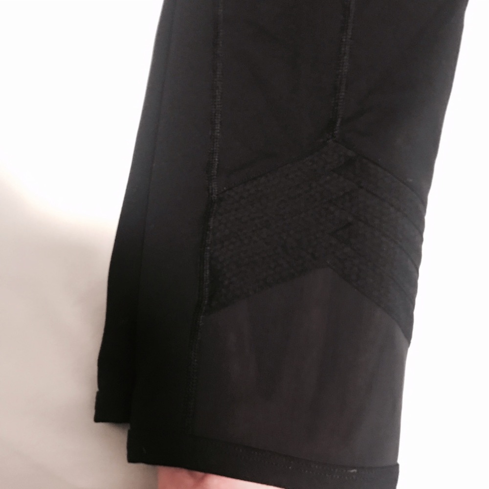 ❌SOLD❌ Lorna Jane Mesh Crops - Picture 3 of 4