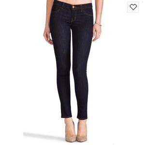 J BRAND MIDRISE SUPER SKINNY IN SZ 32 in Dark wash