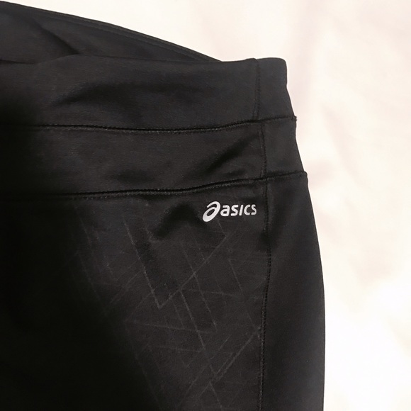 ❌SOLD❌ Asics Reflective Black Crop Tights - Picture 3 of 4