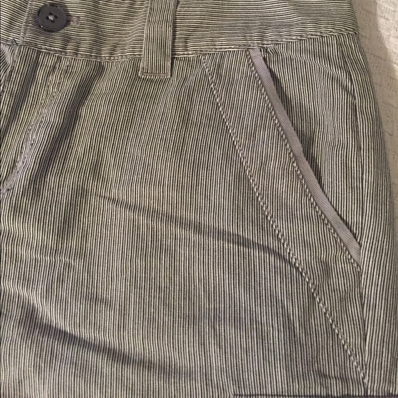 NWT Calvin Klein Shorts Help 2 Shelters - Picture 3 of 6