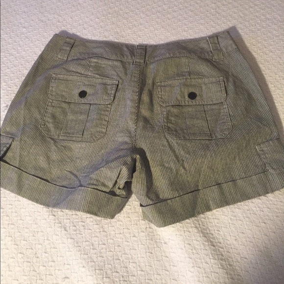 NWT Calvin Klein Shorts Help 2 Shelters - Picture 4 of 6