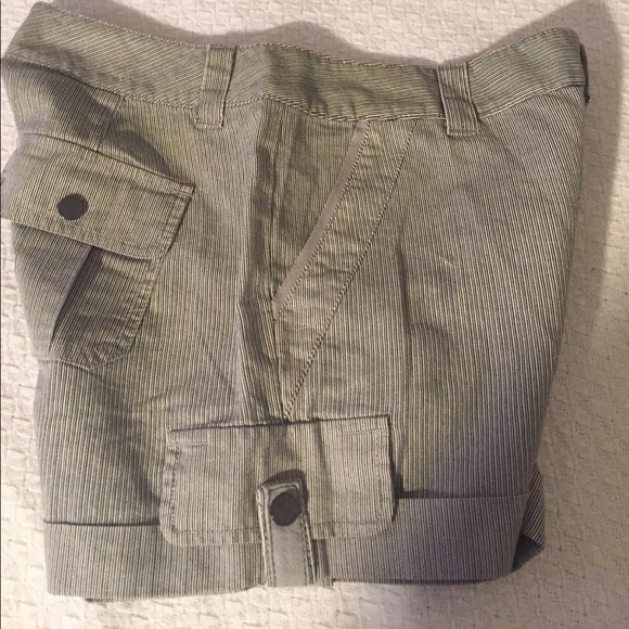 NWT Calvin Klein Shorts Help 2 Shelters - Picture 5 of 6