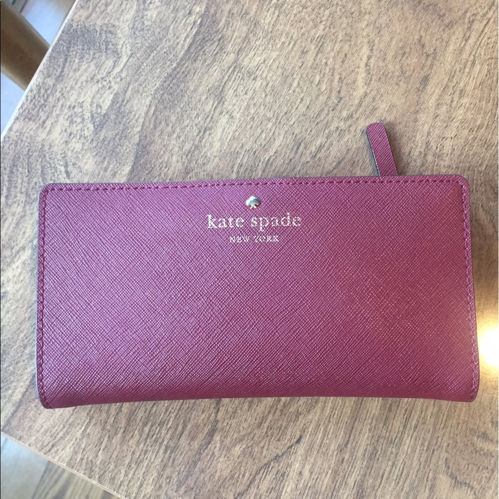 kate spade Cedar Street Stacy Wallet ♠️ ♠️
