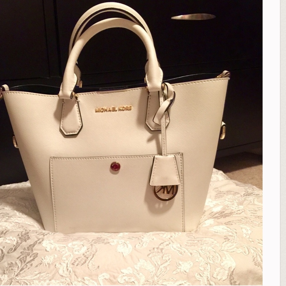 Sold on Rebag - Picture 4 of 5