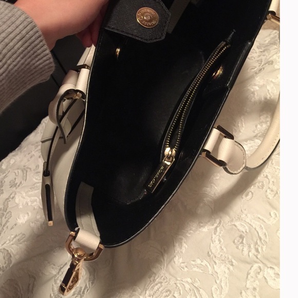 Sold on Rebag - Picture 3 of 5