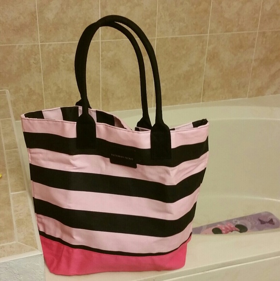 authentic victorias secret bag. - Picture 2 of 3
