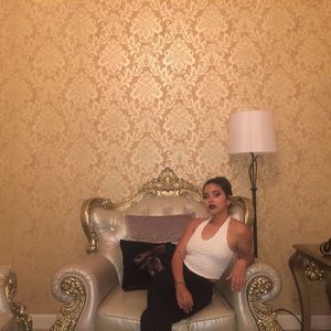 Meet your Posher, Valentina