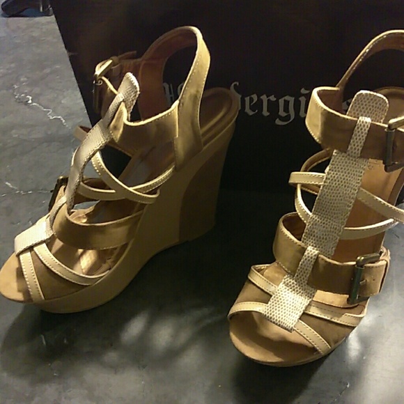 Shoes - Picture 4 of 4