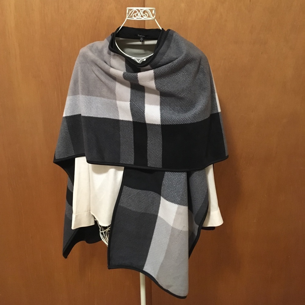 New - never worn Ike Behar Wrap