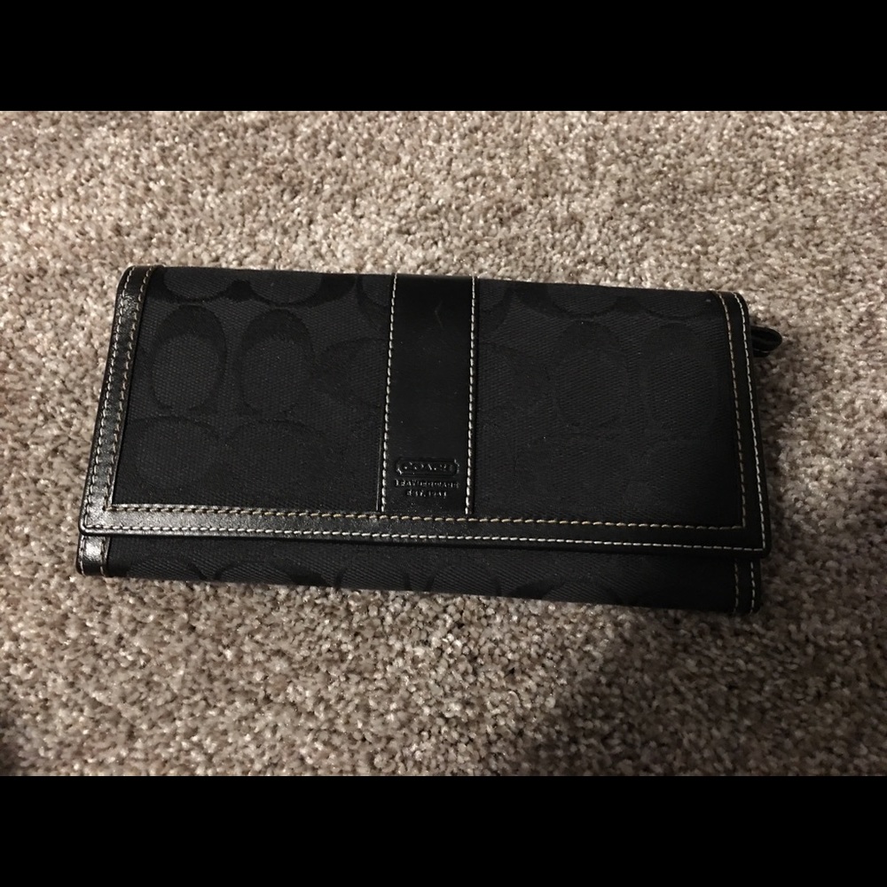 Excellent condition Coach Black Continental Wallet