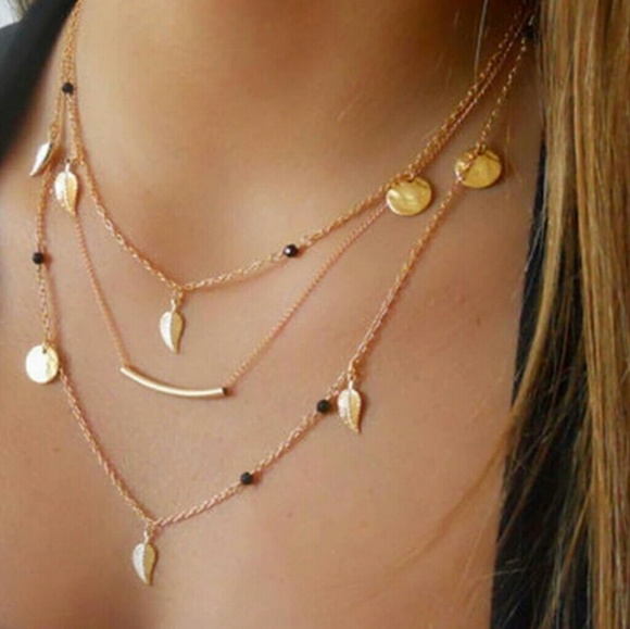 Jewelry - Gold toned multilayer necklace