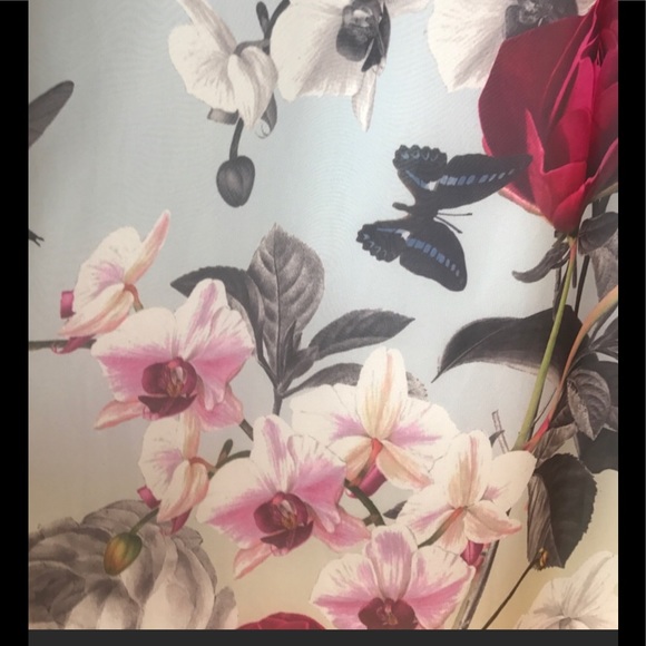 Beautiful Dress!!! - Picture 3 of 4