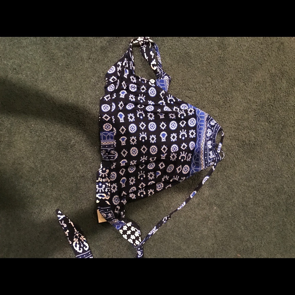 Crop top  and flowy pants outfit