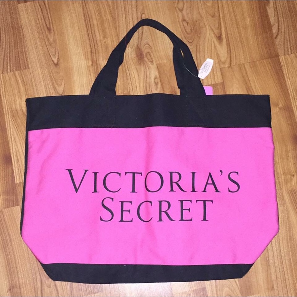 1 Hr Sale NWT Victoria Secret Bag