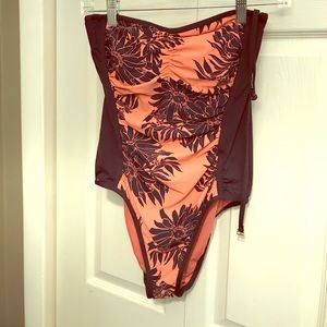 Ann Taylor LOFT Beach One Piece Coral/Navy (Sz 10)