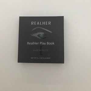 RealHer Play Book Shadow Palette
