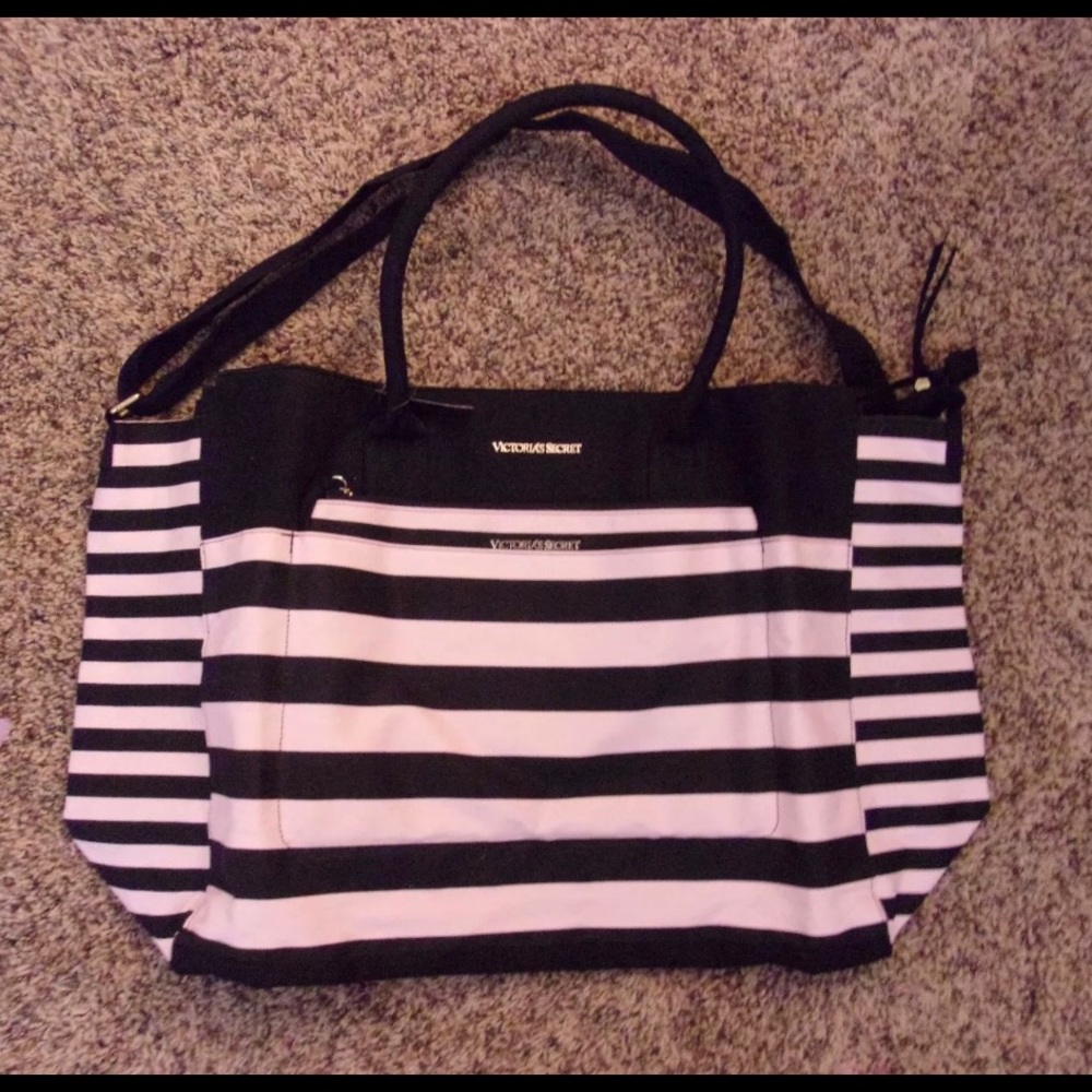 1 Hr Sale Victoria Secret 2pc Bag Set