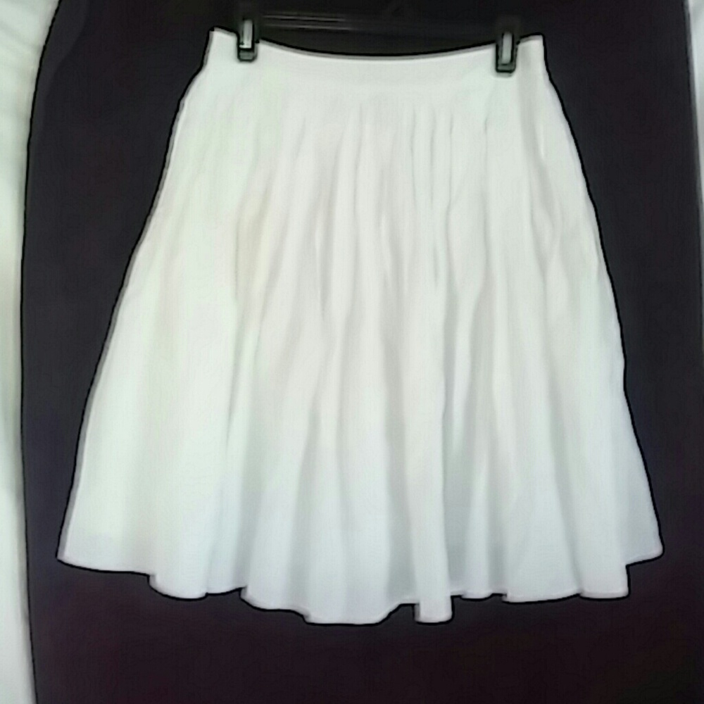 Talbots fully lined white free flowing mini skirt