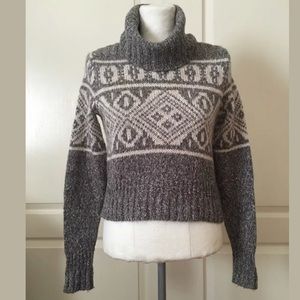 H&M cropped turtle neck sweater XS