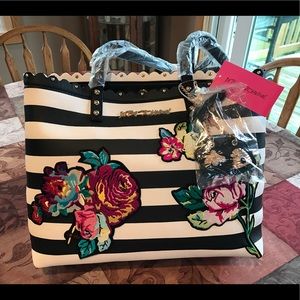 Brand new Betsey Johnson Many Blooms Ago Tote