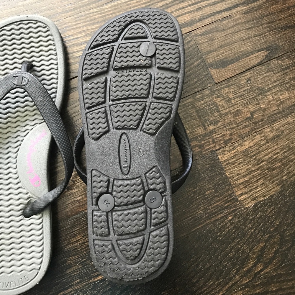 Flip flops - Picture 2 of 3