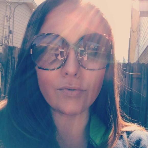 Meet your Posher, Jessica - Picture 1 of 1