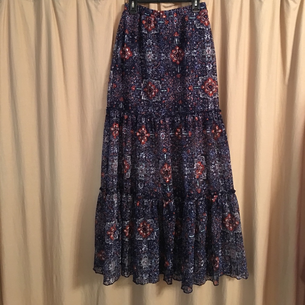 Xhilaration tiered maxi