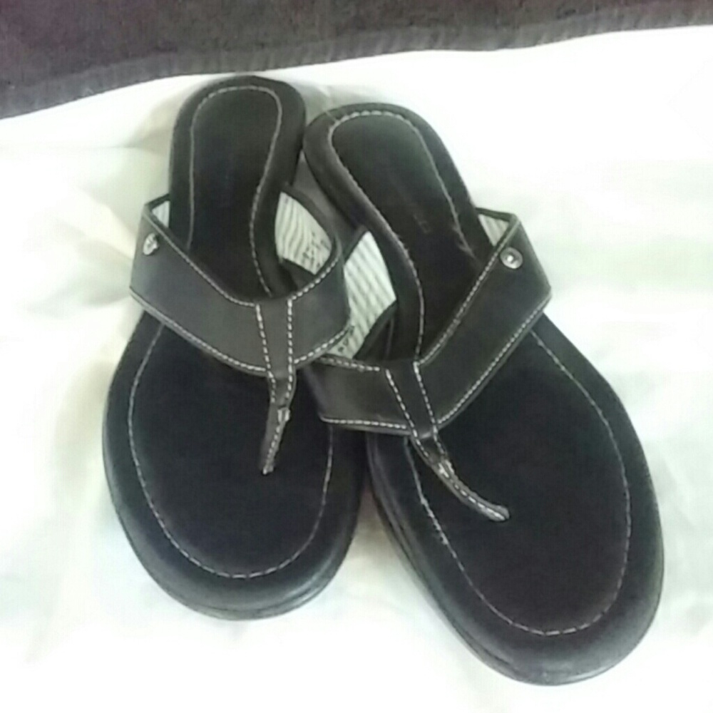 Tommy Hilfiger black leather like sandals