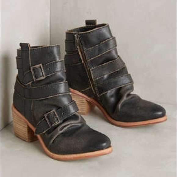 Hardcore Hardware Distressed Boot - Picture 2 of 8