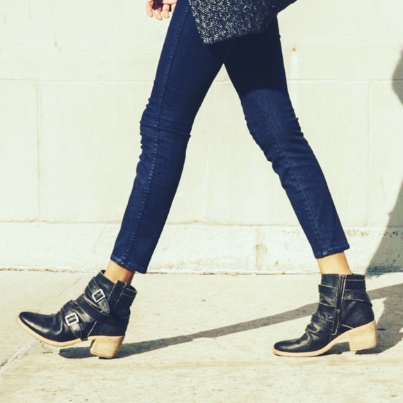 Hardcore Hardware Distressed Boot - Picture 4 of 8