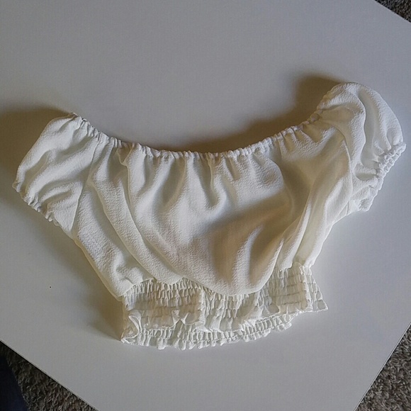 White crop top - Picture 4 of 4