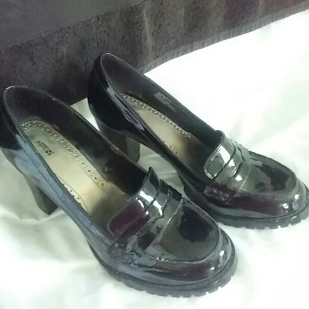 Apt 9 black shiny pump heels with tread