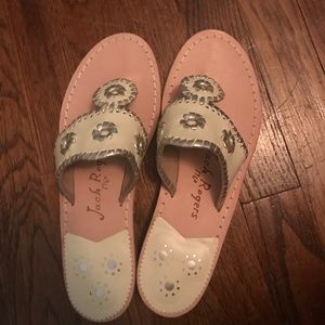 Jack rogers size 7 creme/silver