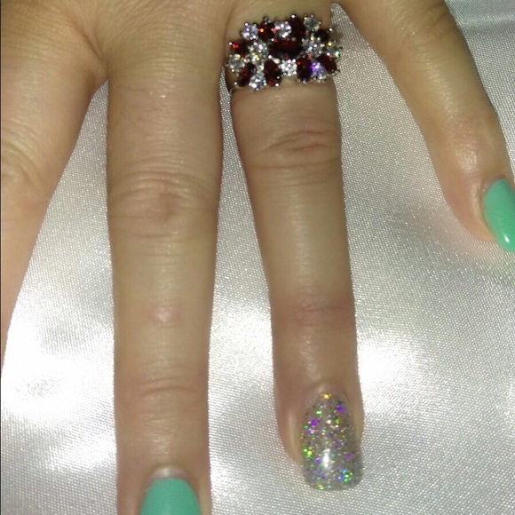 💥💥💥Beautiful created Garnet & White Sapphire. - Picture 3 of 4