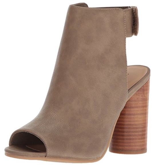 Peep Toe Velcro Heel Tan Sandals - Picture 3 of 6