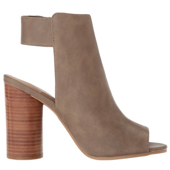 Peep Toe Velcro Heel Tan Sandals - Picture 5 of 6