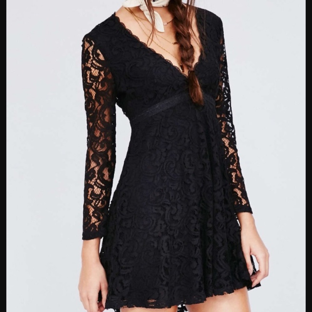 Kimchi Blue Black Lace Long Sleeve Dress