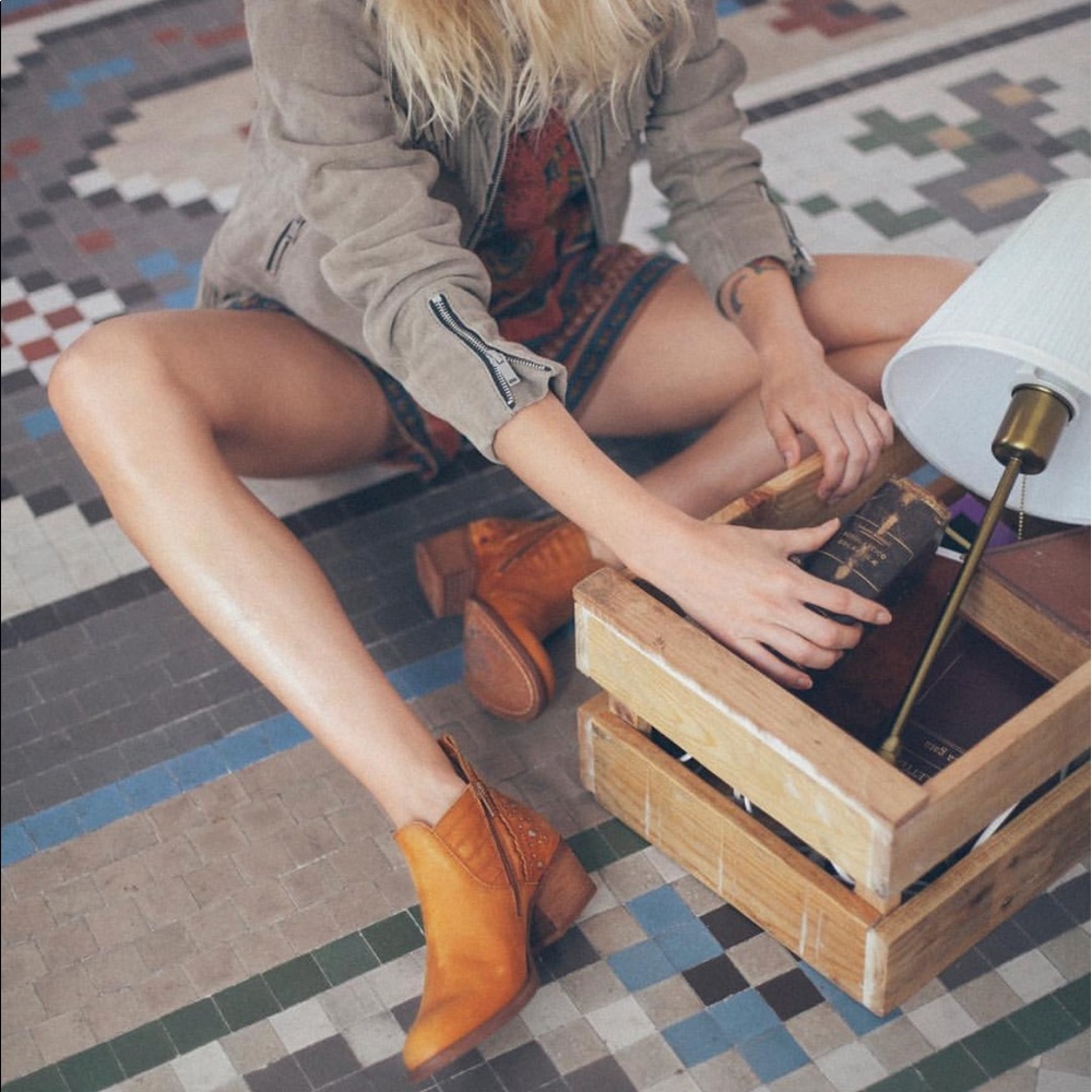 Western Low Leather Stud Bootie - Picture 3 of 7