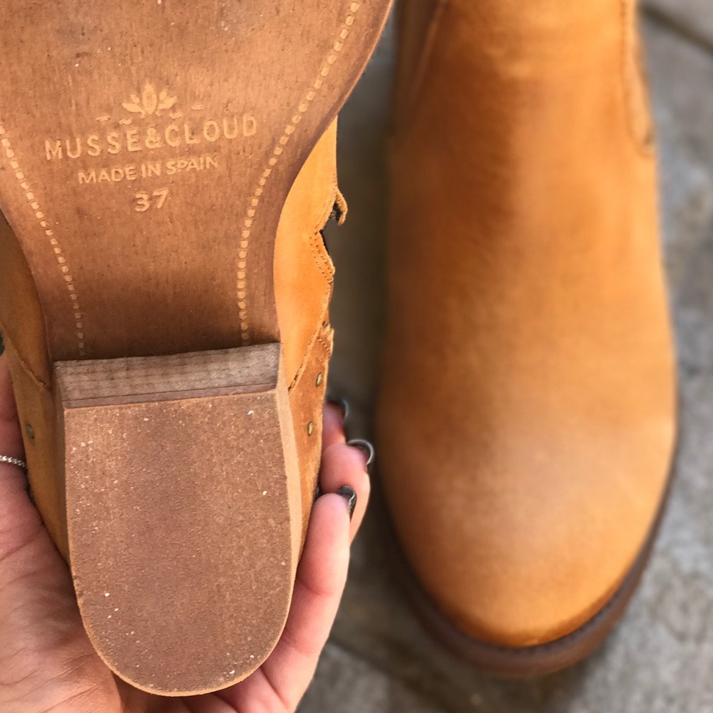 Western Low Leather Stud Bootie - Picture 6 of 7