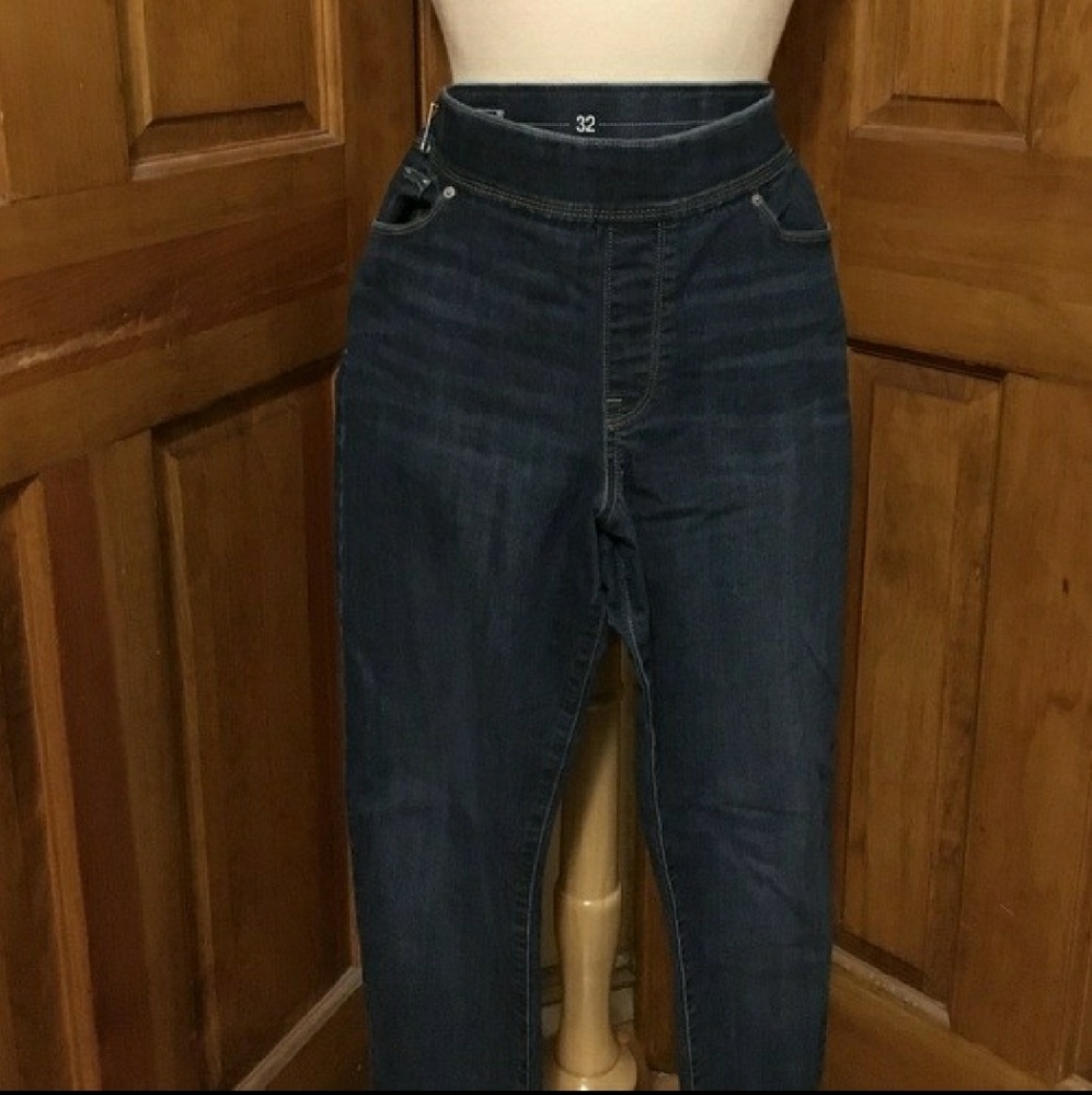 Levi tummy control jeans