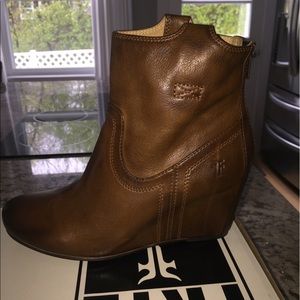 Frye Carson Wedge Bootie Size 7.5 Cognac color